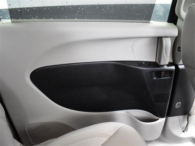 used 2021 Chrysler Pacifica Hybrid car, priced at $22,222