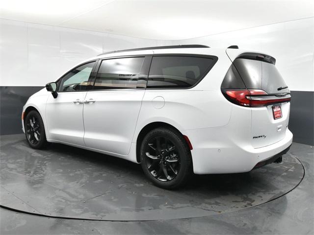 new 2024 Chrysler Pacifica car, priced at $41,110