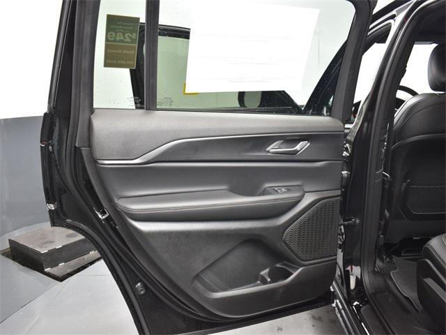 new 2025 Jeep Grand Cherokee L car, priced at $41,300