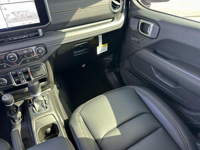 new 2025 Jeep Gladiator car, priced at $45,882