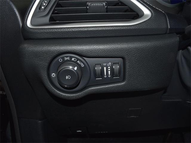 new 2025 Chrysler Pacifica car, priced at $37,532