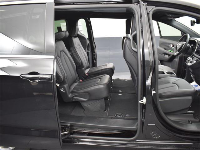 new 2025 Chrysler Pacifica car, priced at $37,532