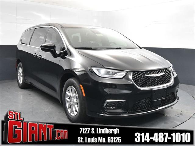 new 2025 Chrysler Pacifica car, priced at $38,532
