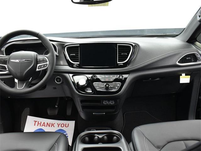 new 2025 Chrysler Pacifica car, priced at $37,532