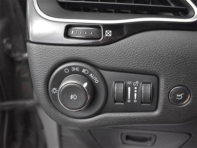 used 2023 Jeep Cherokee car, priced at $22,700