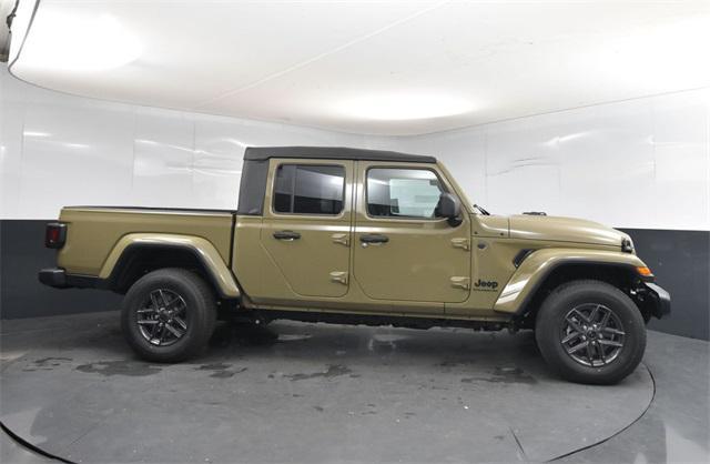new 2025 Jeep Gladiator car, priced at $39,160