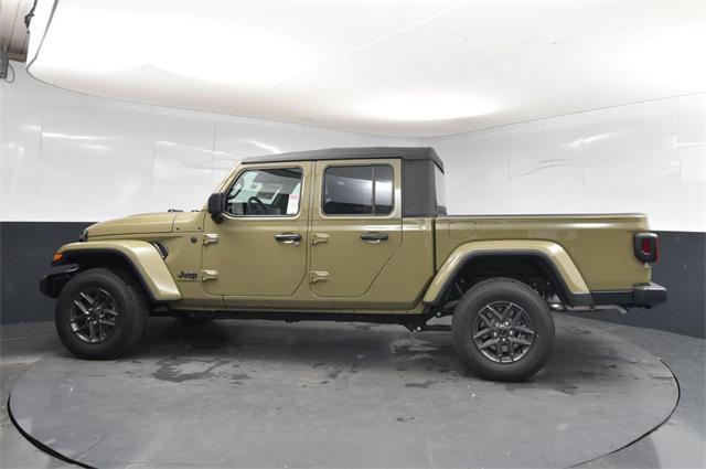 new 2025 Jeep Gladiator car, priced at $39,160