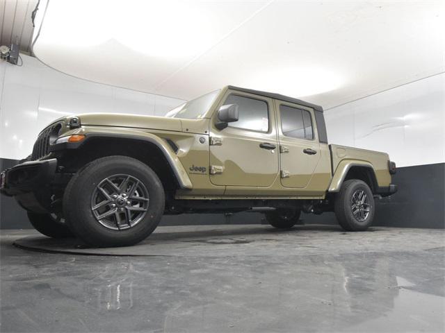 new 2025 Jeep Gladiator car, priced at $39,160