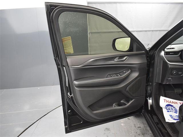 new 2025 Jeep Grand Cherokee car, priced at $36,415