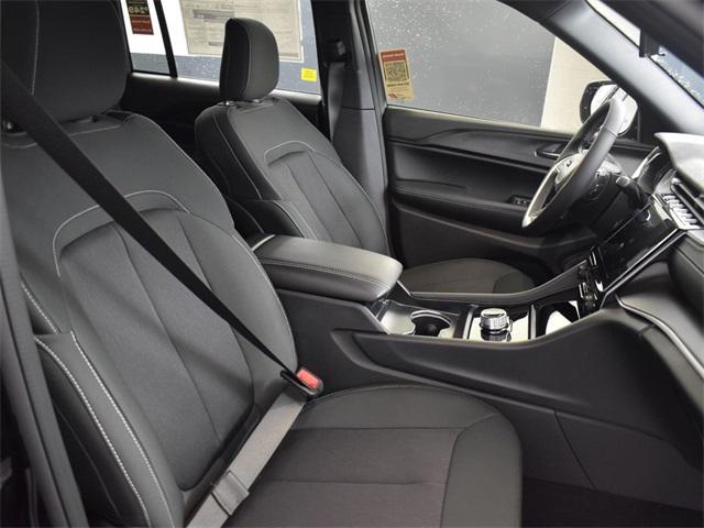 new 2025 Jeep Grand Cherokee car, priced at $36,415