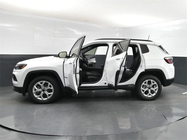 new 2025 Jeep Compass car, priced at $30,043
