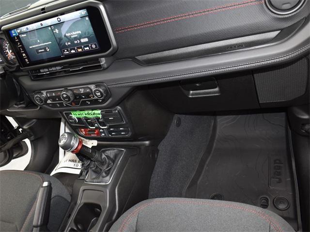 new 2025 Jeep Wrangler car, priced at $53,595