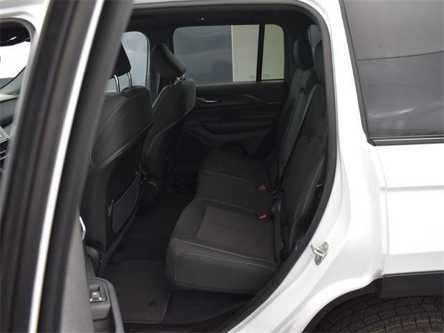 new 2025 Jeep Grand Cherokee car, priced at $35,677