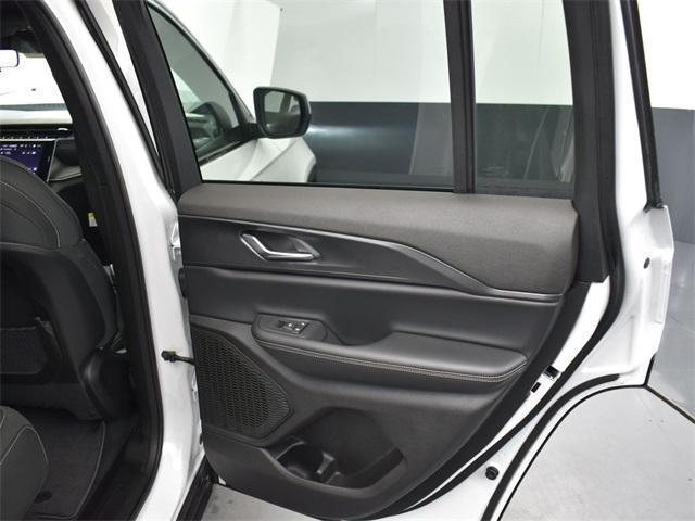 new 2025 Jeep Grand Cherokee car, priced at $35,677