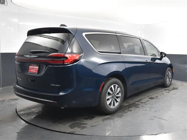 new 2025 Chrysler Pacifica Hybrid car, priced at $44,950