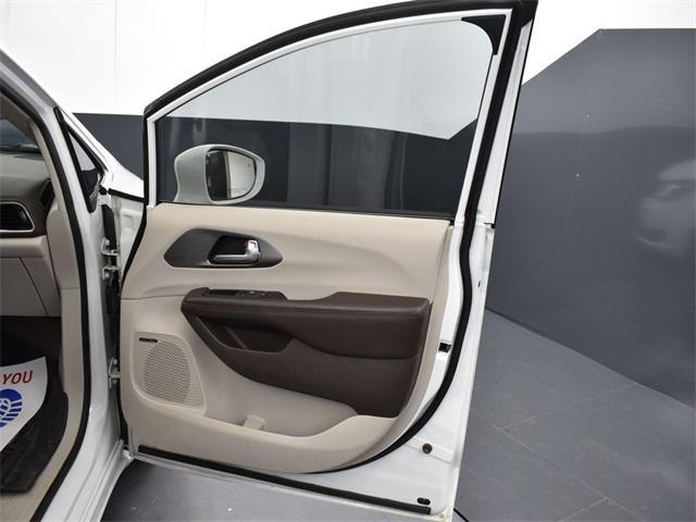 used 2019 Chrysler Pacifica car, priced at $17,500