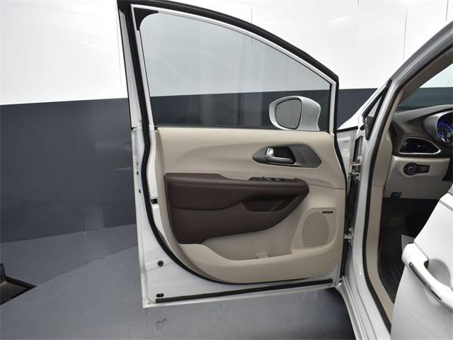 used 2019 Chrysler Pacifica car, priced at $17,500