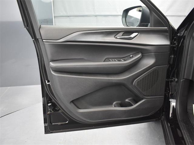 new 2025 Jeep Grand Cherokee L car, priced at $38,429