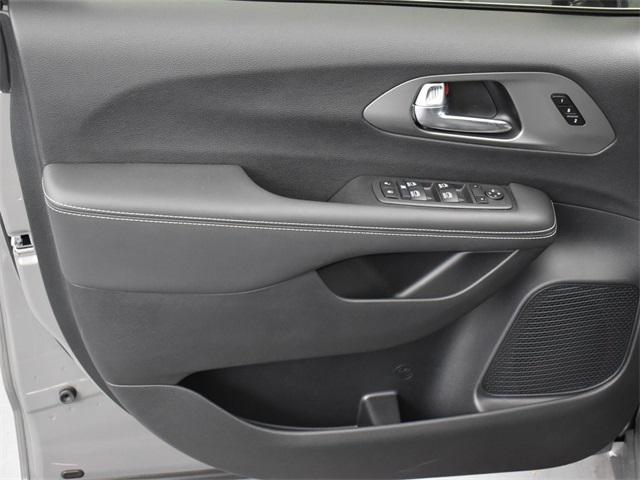 new 2025 Chrysler Pacifica car, priced at $38,420