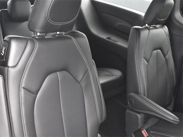 new 2025 Chrysler Pacifica car, priced at $38,420