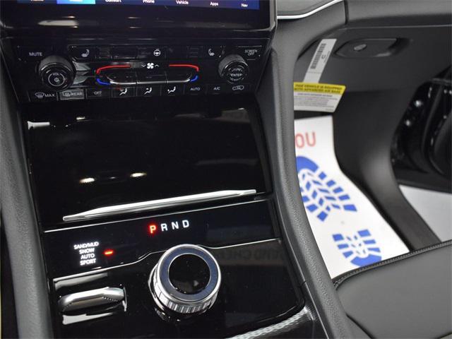 new 2025 Jeep Grand Cherokee car, priced at $38,870