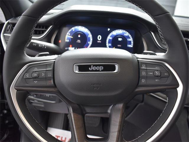 new 2025 Jeep Grand Cherokee car, priced at $38,870