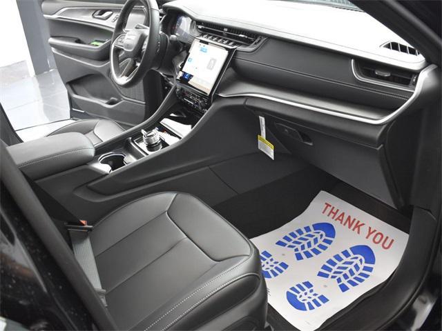 new 2025 Jeep Grand Cherokee car, priced at $38,870