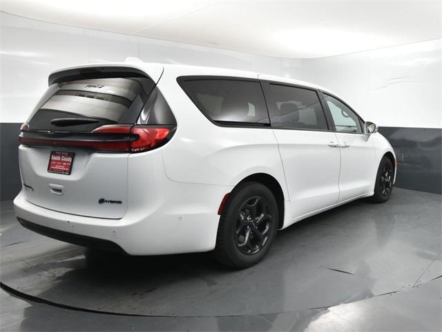 used 2022 Chrysler Pacifica Hybrid car, priced at $23,800