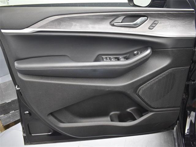 used 2025 Jeep Grand Cherokee L car, priced at $38,250