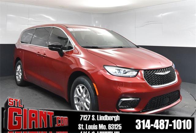 new 2026 Chrysler Pacifica car, priced at $39,890