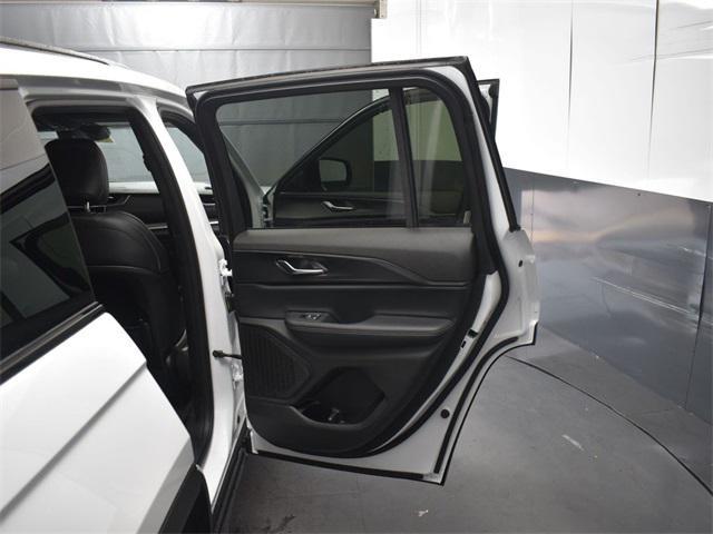 new 2025 Jeep Grand Cherokee car, priced at $32,810