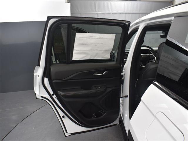 new 2025 Jeep Grand Cherokee car, priced at $32,810