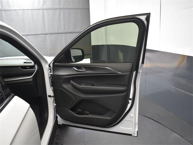 new 2025 Jeep Grand Cherokee car, priced at $32,810