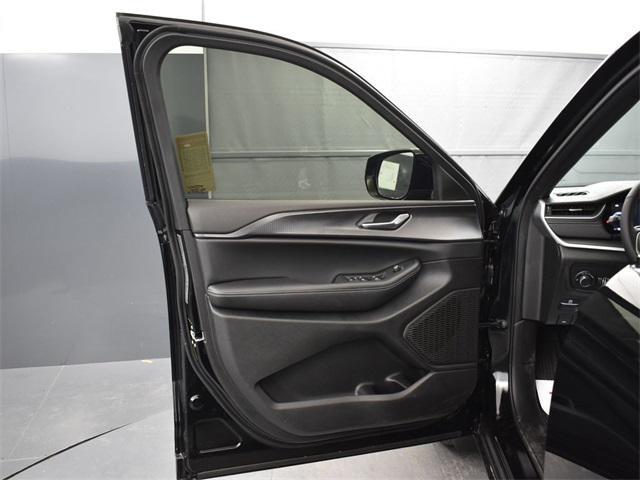 new 2025 Jeep Grand Cherokee car, priced at $33,405