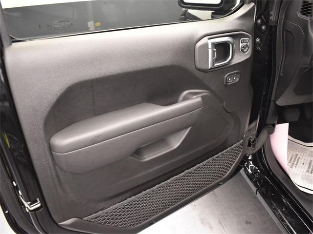 new 2025 Jeep Wrangler car, priced at $45,576
