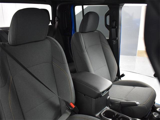 new 2025 Jeep Gladiator car, priced at $40,455