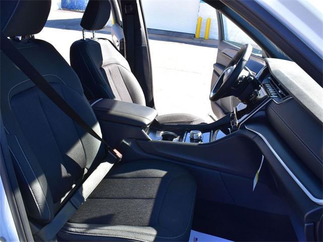 new 2025 Jeep Grand Cherokee car, priced at $35,325