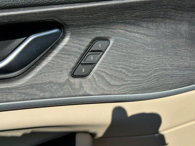 new 2025 Jeep Grand Cherokee car, priced at $45,652