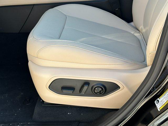 new 2025 Jeep Grand Cherokee car, priced at $45,652