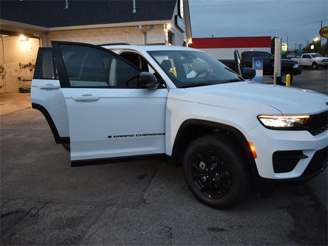 new 2025 Jeep Grand Cherokee car, priced at $34,825