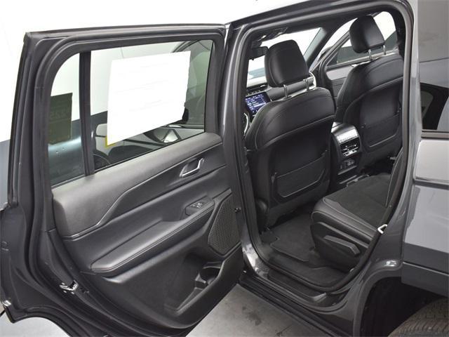 new 2025 Jeep Grand Cherokee L car, priced at $41,012