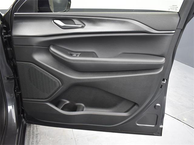 new 2025 Jeep Grand Cherokee L car, priced at $40,017