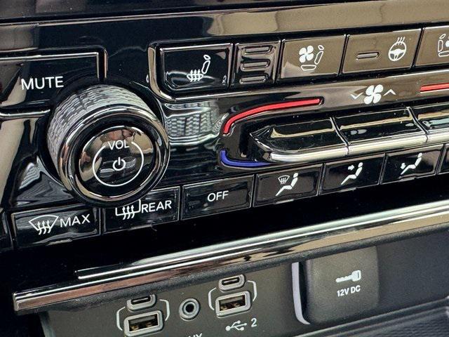 new 2025 Jeep Grand Cherokee car, priced at $43,816
