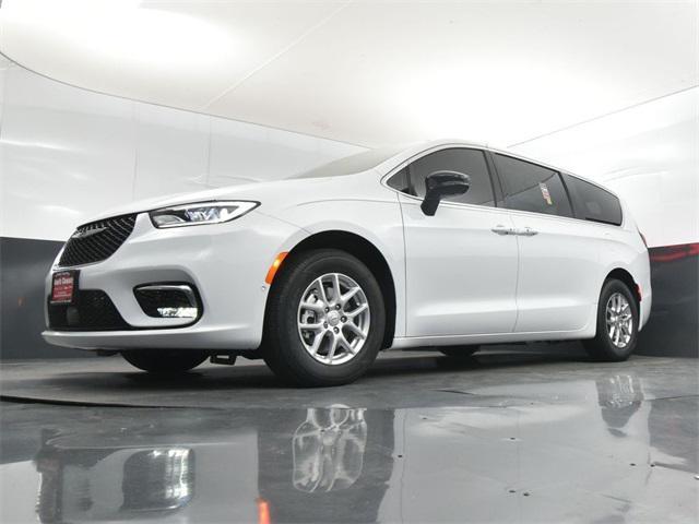 new 2026 Chrysler Pacifica car, priced at $37,240