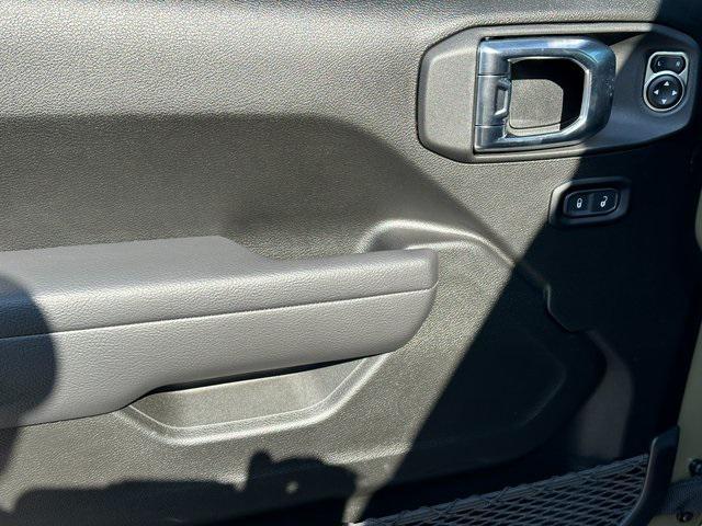 new 2025 Jeep Wrangler car, priced at $38,126