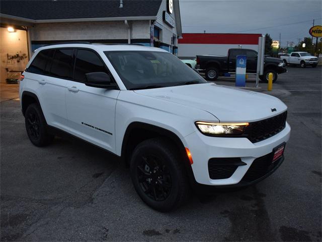 new 2025 Jeep Grand Cherokee car, priced at $37,885