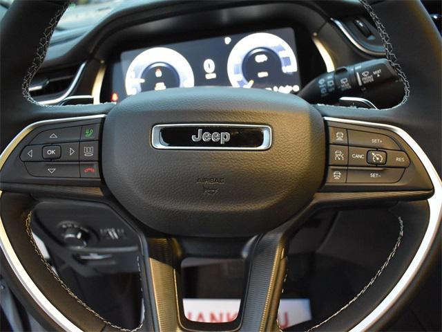 new 2025 Jeep Grand Cherokee car, priced at $37,885