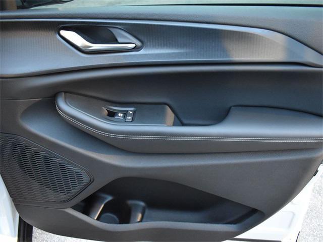 new 2025 Jeep Grand Cherokee car, priced at $37,885