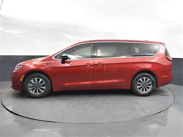 new 2025 Chrysler Pacifica Hybrid car, priced at $44,950