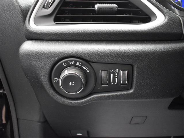 new 2025 Chrysler Pacifica car, priced at $41,253